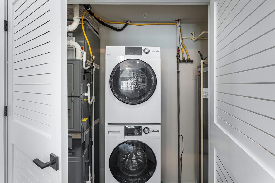 Full Size Washer and Dryer - 1028 Bladensburg Rd NE