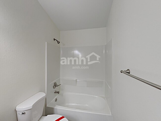 Building Photo - 11423 Jersey St