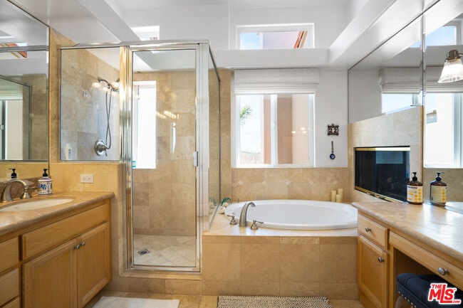 Building Photo - 6450 Lunita Rd