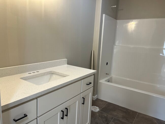 Building Photo - 1319 Sioux Turn