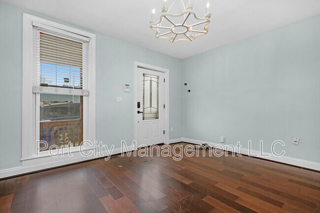 Building Photo - 1201 Union Ave