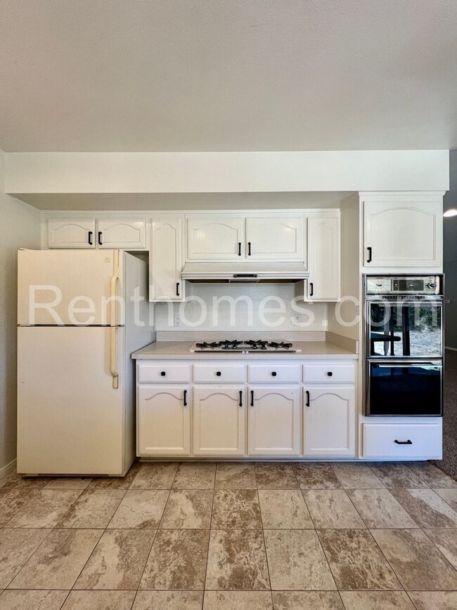 Building Photo - 1426 Kingston Dr