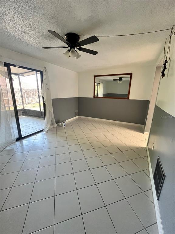 Building Photo - 4918 Silver Oaks Village