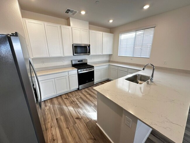 Building Photo - Brand New Inspirada Home