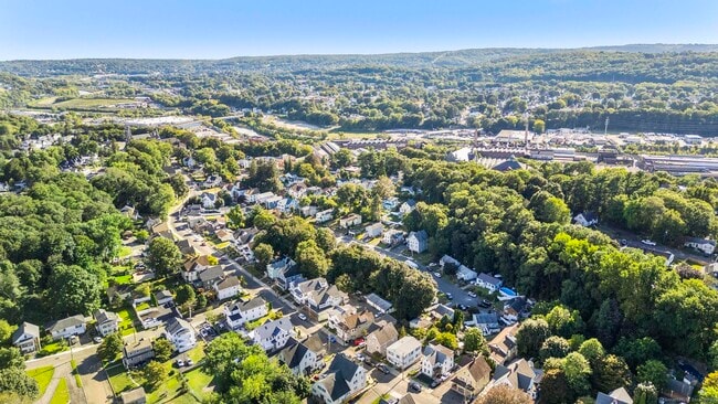 Building Photo - 121 N State St