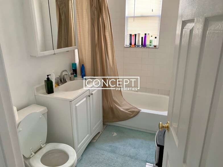 Building Photo - 26 Haskell St