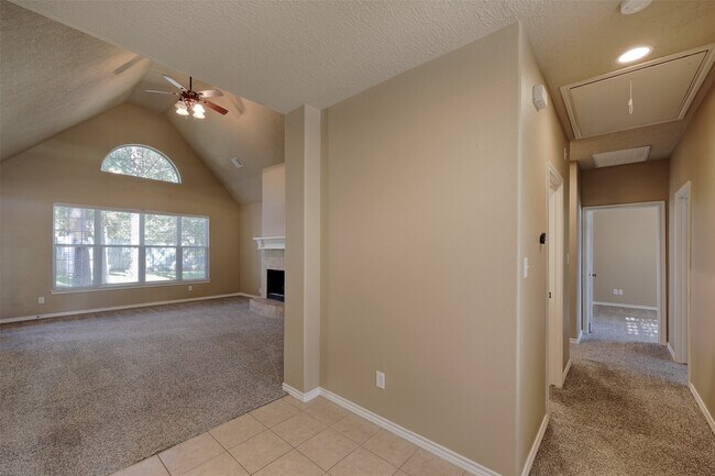 Building Photo - 14918 Pollux Dr