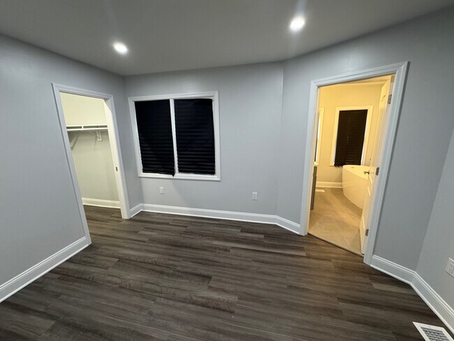 Building Photo - 222 Chesna Dr