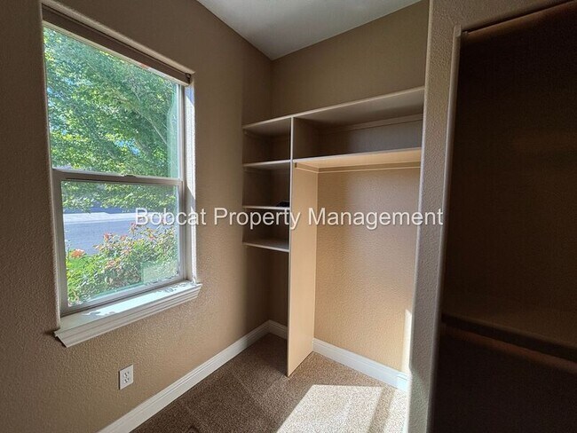 Building Photo - 1360 Turner Ct
