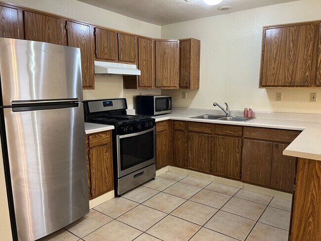 Building Photo - 6068 N Peak Cir