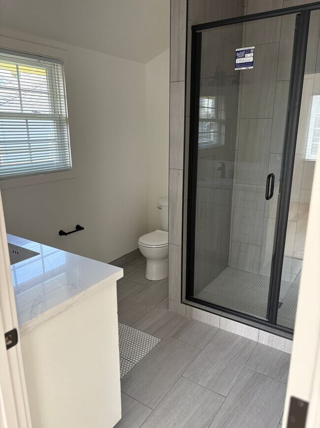 Building Photo - Aptos, Freshly Remodeled 3bd. 2ba. single ...