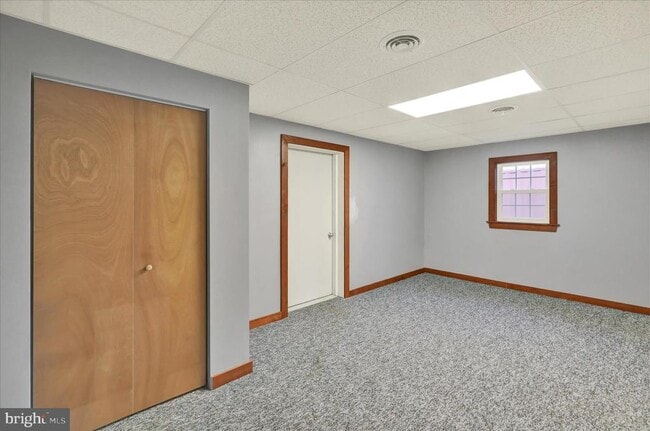 Building Photo - 392 5 Locks Rd