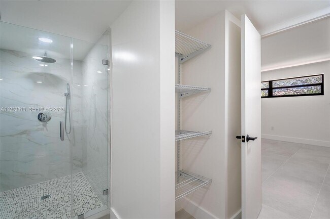 Building Photo - 8708 SW 79th Pl