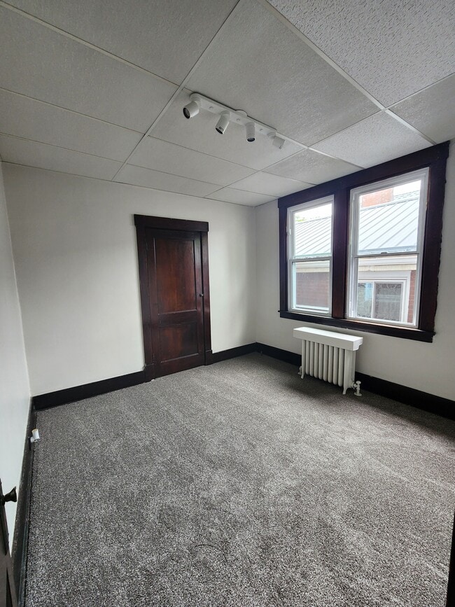 Building Photo - 407 Franklin St