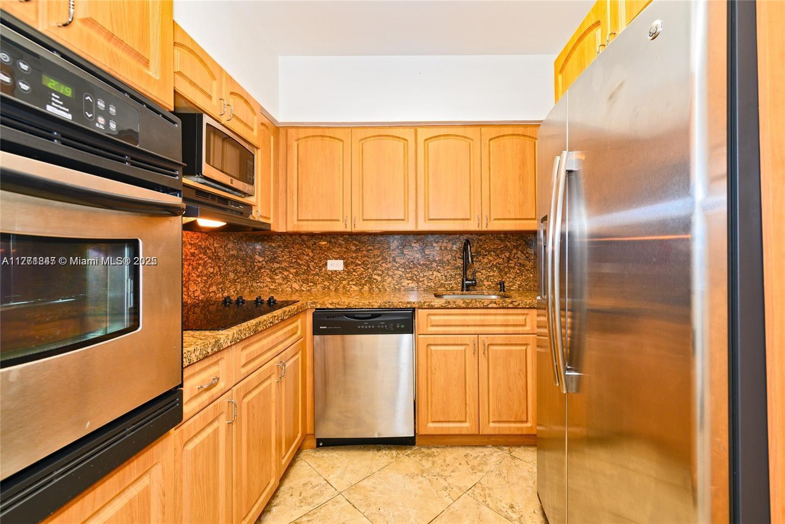 Building Photo - 7441 Wayne Ave