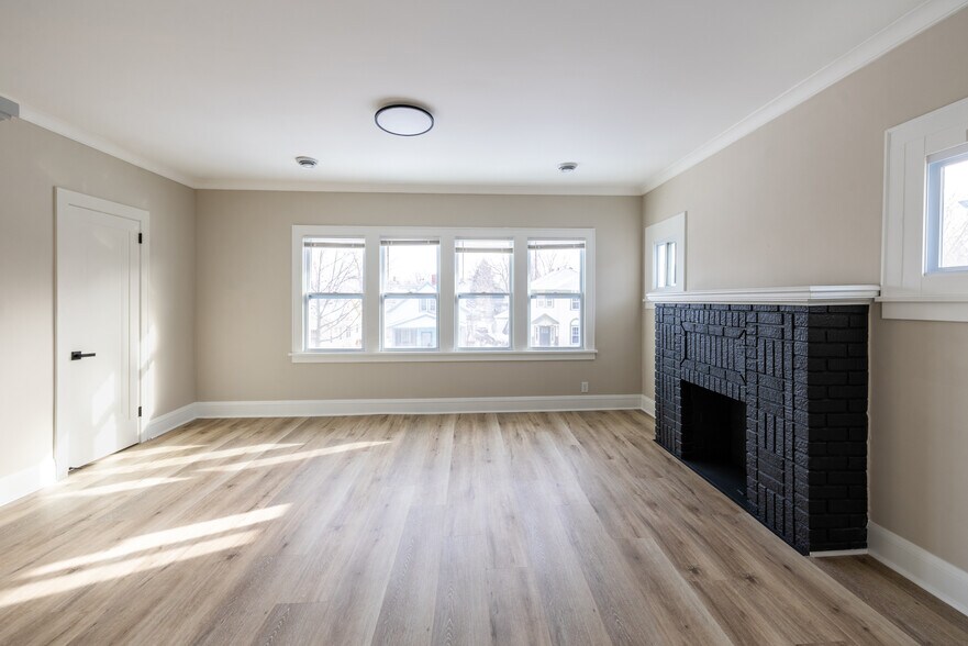 Building Photo - 4540 Garfield Ave