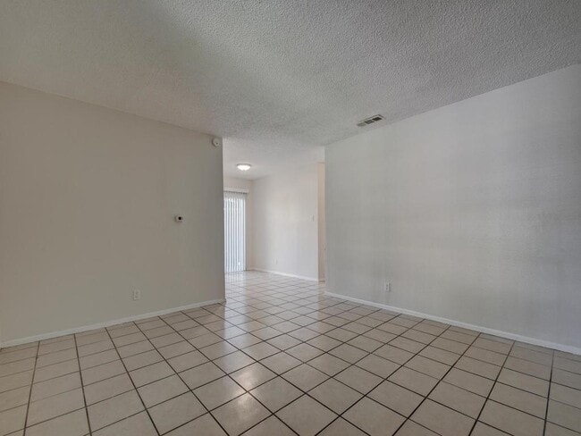 Building Photo - 9003 Little Walnut Pkwy