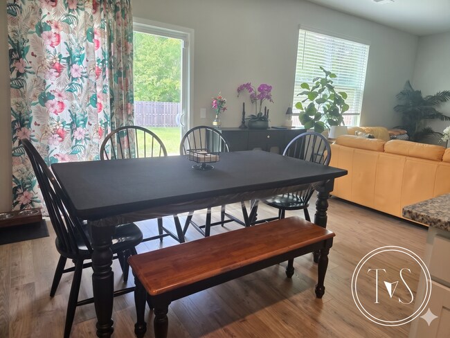 Building Photo - RATE DROP ALERT (was $3300/month)!