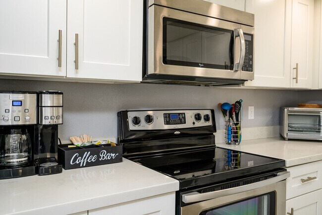 Building Photo - 9695 N 93rd Way