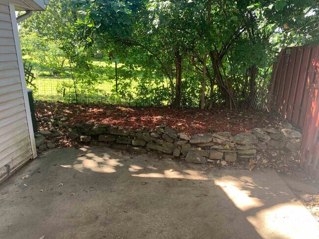 Building Photo - 4243 Briarwood Dr