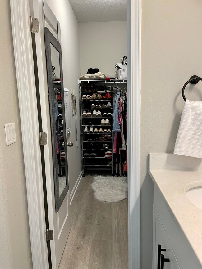 Building Photo - 2090 Hawkeye Pl