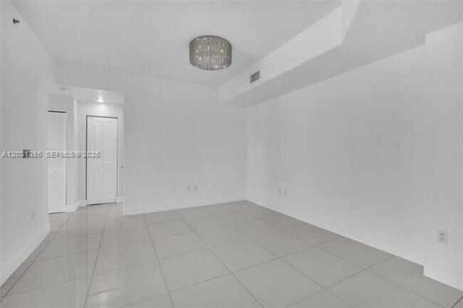 Building Photo - 7900 Harbor Island Dr