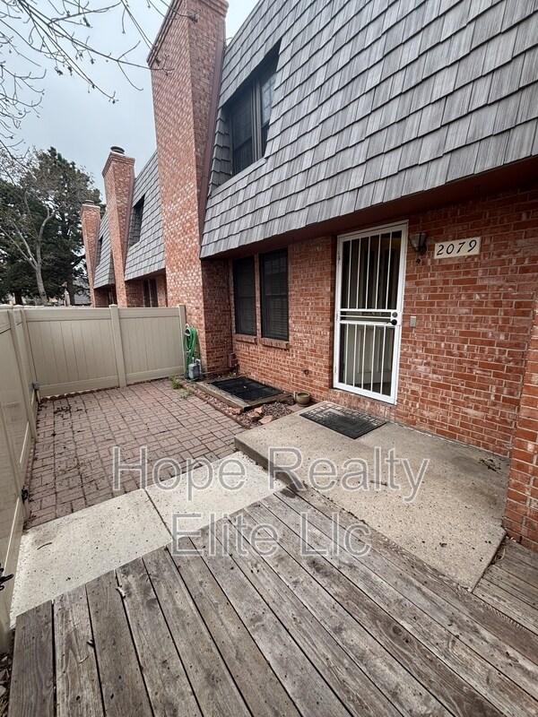Building Photo - 2079 Sussex Ln