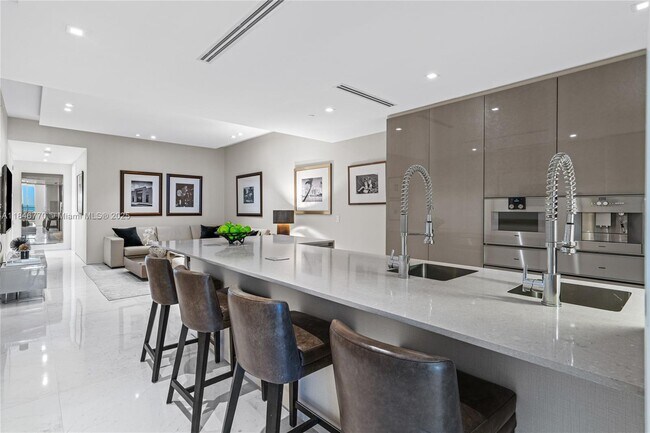 Building Photo - 9349 Collins Ave