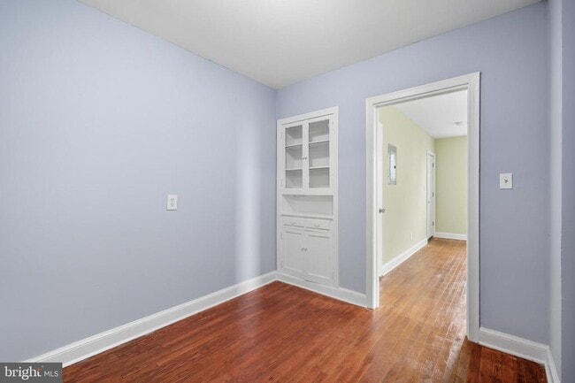 Building Photo - 3919 R St SE