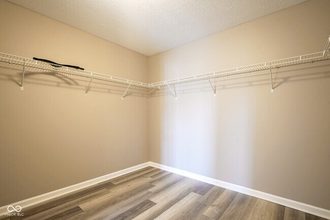 Building Photo - 5764 Bluff View Ln