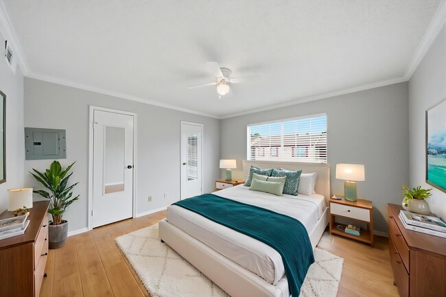 Building Photo - 2120 El Paseo St
