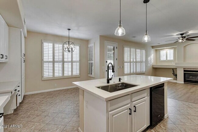 Building Photo - 6132 W Morrow Dr