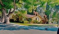 Building Photo - 1002 Hazelwood Ave