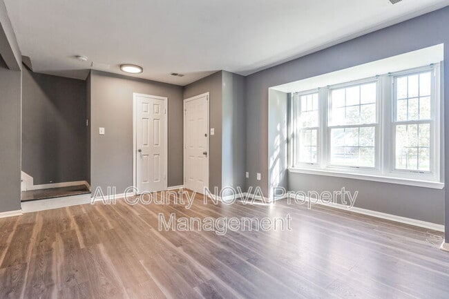 Building Photo - 6044 Sirenia Pl