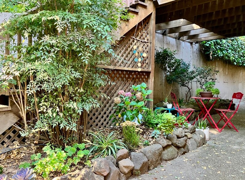 Patio - 5825 Thornhill Dr