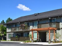 Building Photo - Carriage House