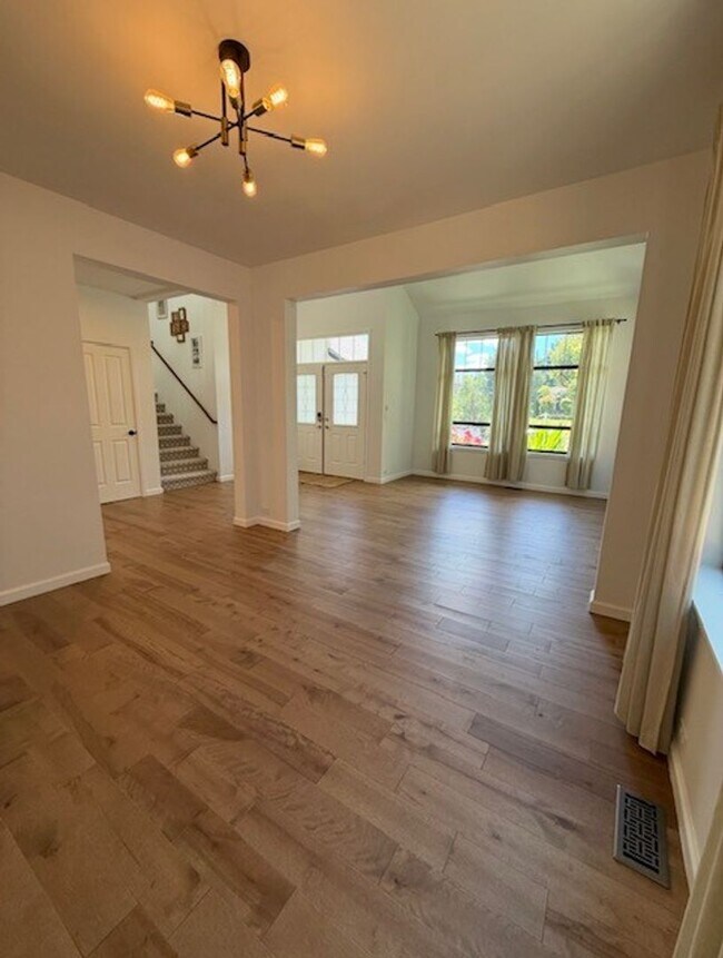 Building Photo - 4bd/2.5ba Snohomish Home