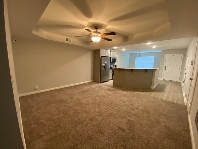 Building Photo - 6645 Woods Mill Dr
