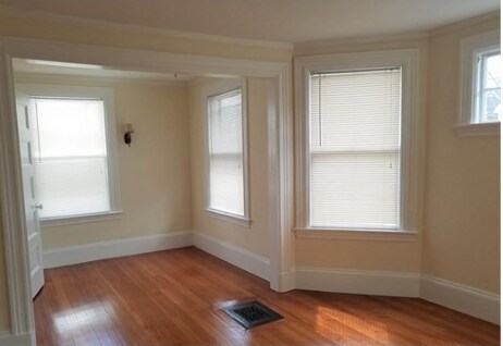 Building Photo - 37 Kenwood St