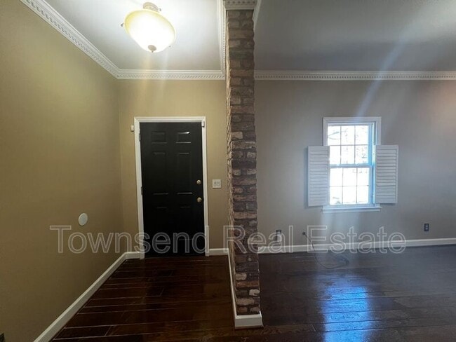 Building Photo - 204 Woodside Ave