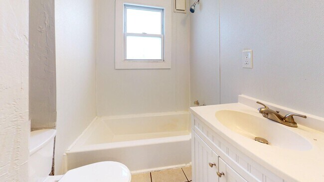 Building Photo - 3523 Walton Ave