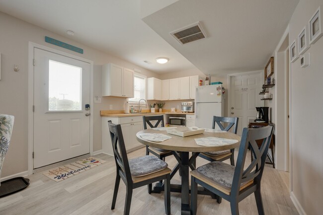 Building Photo - 600 W. Third Street