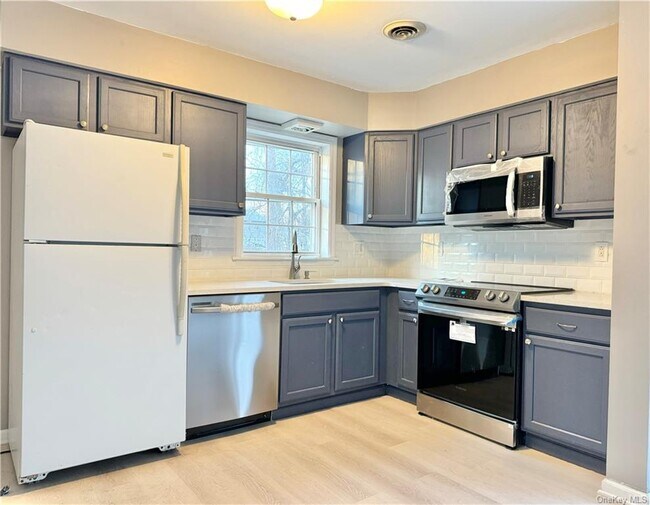 Building Photo - 18 Old Little Britain Rd