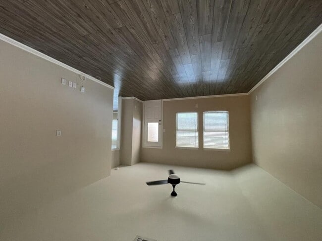 Building Photo - 744 Watson Wy