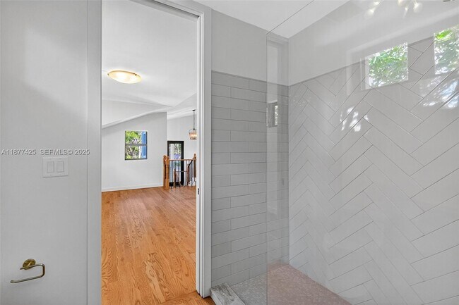 Building Photo - 2330 Overbrook St