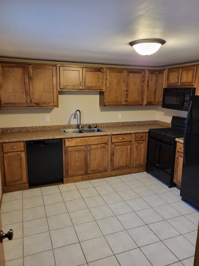 Building Photo - 6610 Carman Dr