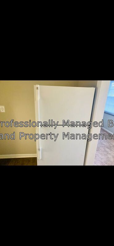 Building Photo - 206 Dahlia Dr