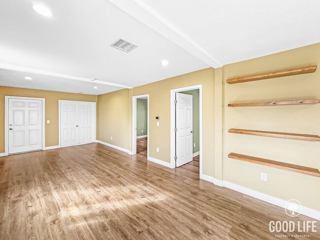 Building Photo - Charming 3BD/2BA House in Imperial Beach W/ A/C, W/D, 2-Car Garage, & Grass Backyard!