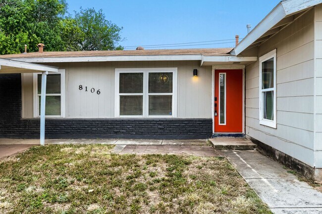 Building Photo - 8106 Windlake Dr