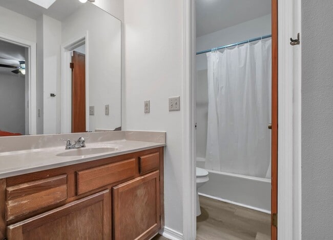 Building Photo - 2bd/2bth Fort Walton Beach Townhome